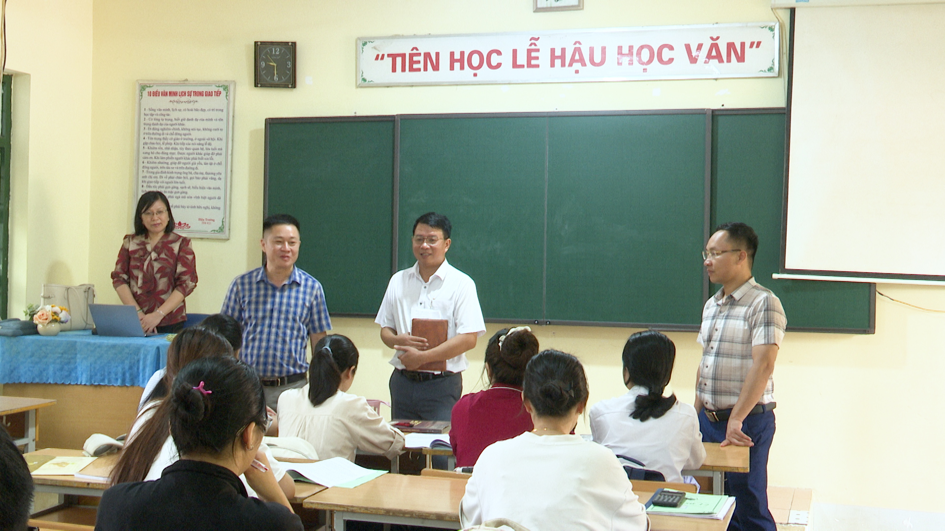 Phường Mường Lay tổ chức kiểm tra công tác chuẩn bị cho Kỳ thi tốt nghiệp THPT năm 2026