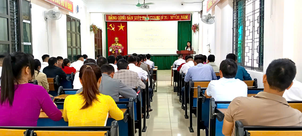 Mường Lay khai mạc lớp bồi dưỡng, tập huấn nghiệp vụ công tác Đảng