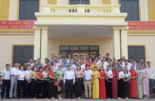 Trung tâm Chính trị phường Mường Lay Bế mạc Lớp bồi dưỡng lý luận chính trị dành cho đảng viên mới