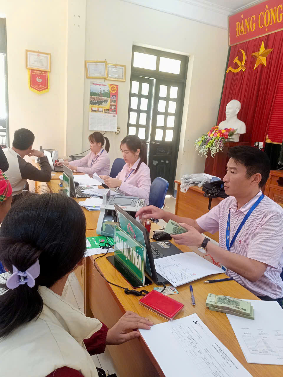 Hội Liên hiệp phụ nữ phường Mường Lay thực hiện tốt công tác ủy thác nguồn vốn tín dụng chính sách ưu đãi trên địa bàn phường