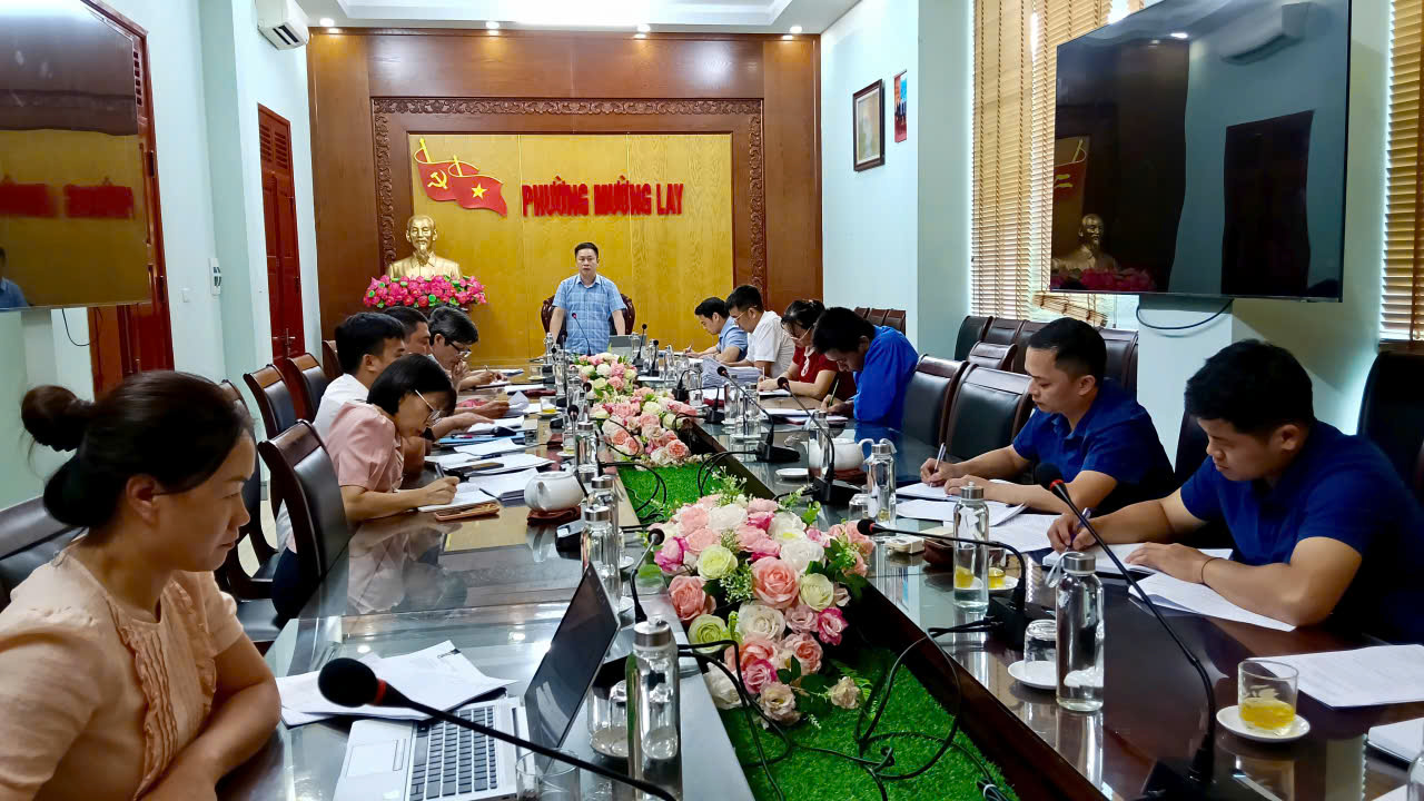 Mường Lay họp triển khai phương án sắp xếp các tổ dân phố, bản