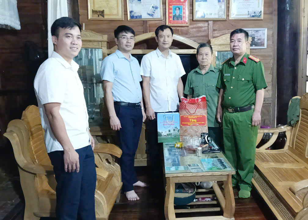 Phường Mường Lay tri ân người có công – lan tỏa đạo lý “uống nước nhớ nguồn” nhân kỷ niệm 79 năm Ngày Thương binh - Liệt sĩ