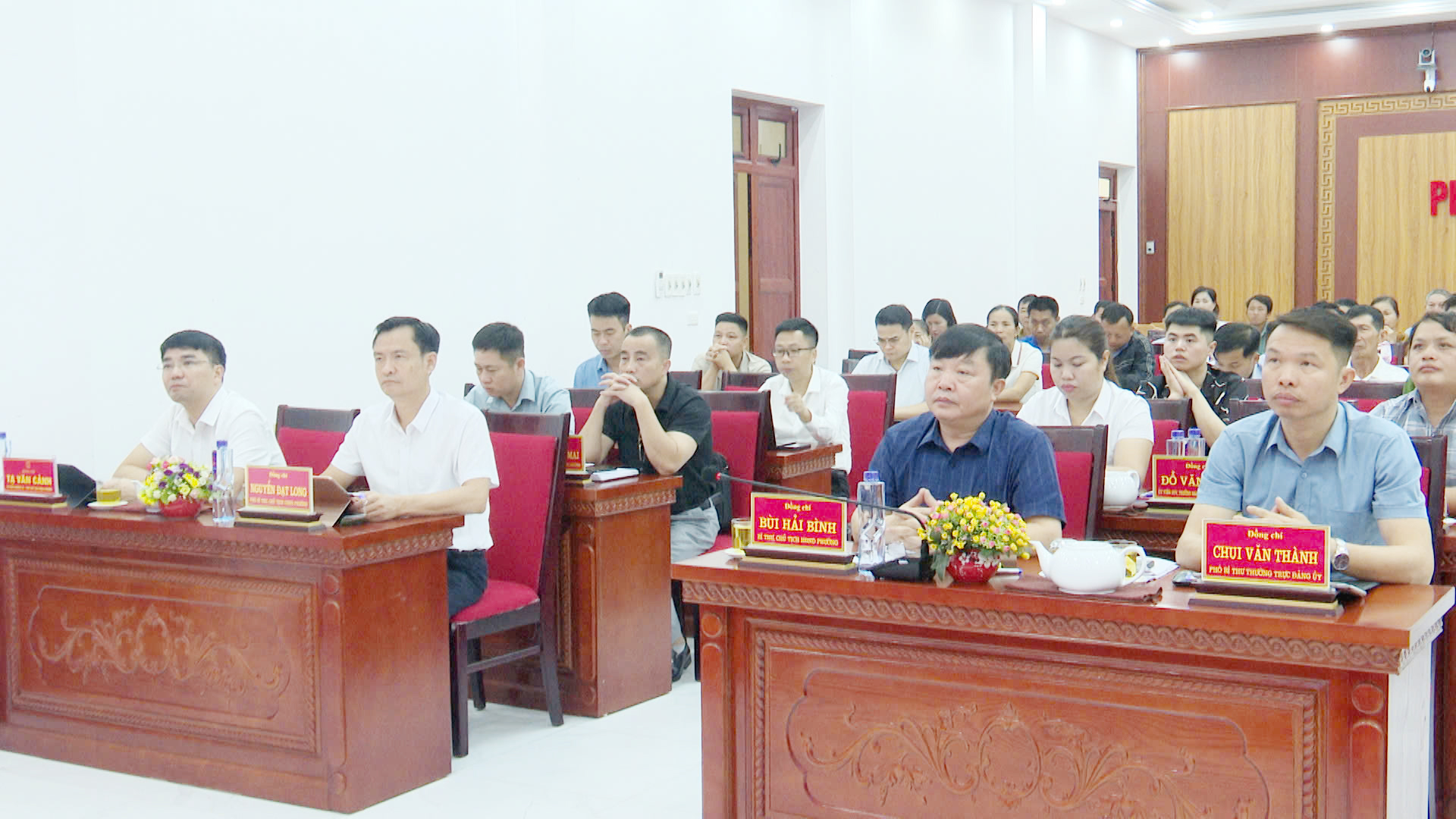 Đoàn đại biểu Quốc hội tỉnh Điện Biên tiếp xúc cử tri sau kỳ họp thứ nhất, Quốc hội khóa XVI