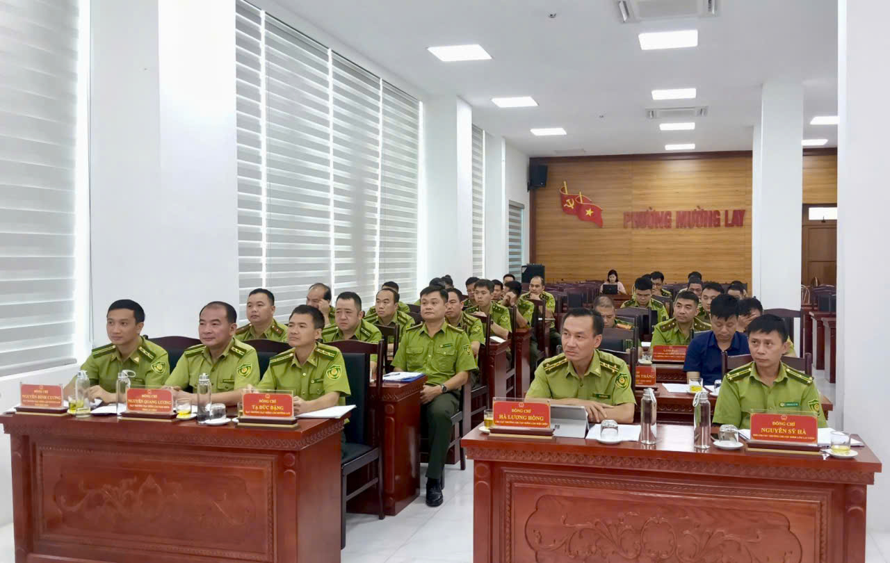 Hạt Kiểm lâm Mường Lay tổ chức Hội nghị giao ban công tác phối hợp quản lý, bảo vệ rừng vùng giáp ranh