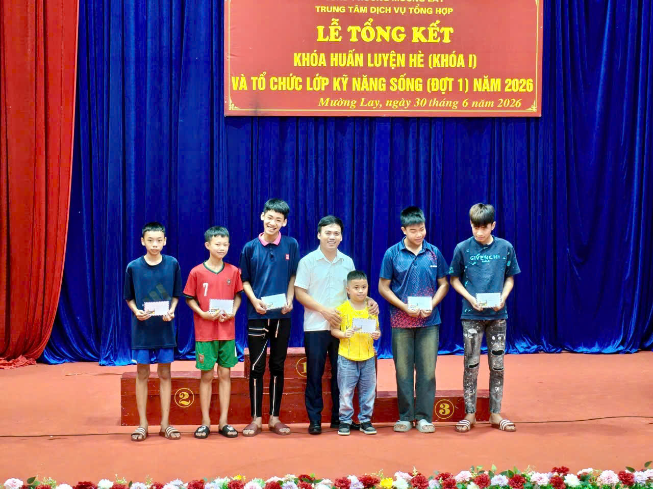 Phường Mường Lay tổng kết Khóa huấn luyện hè (Khóa I) và khai giảng lớp kỹ năng sống đợt I năm 2026