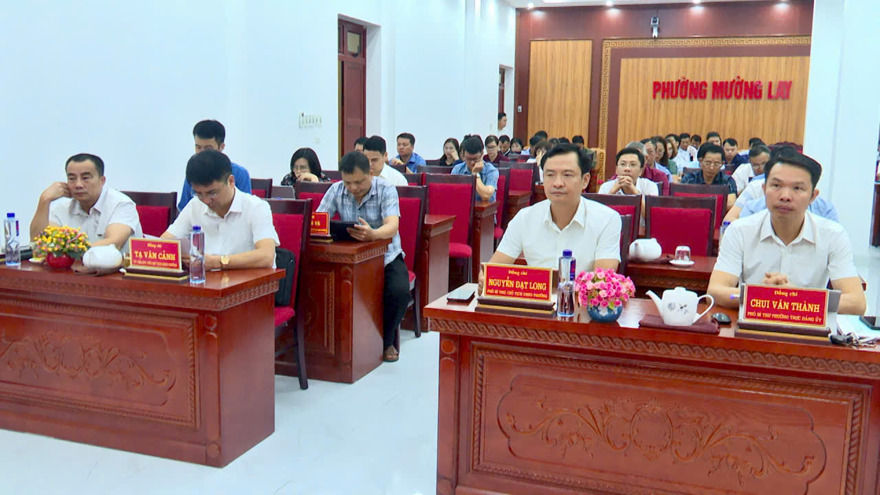 Đảng ủy phường Mường Lay tham dự Hội nghị toàn quốc quán triệt Nghị quyết Trung ương 4 khóa XIV