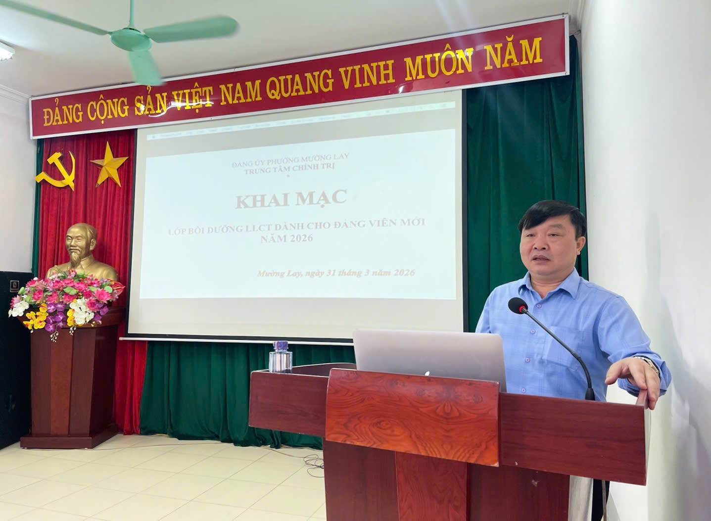 Lớp bồi dưỡng lý luận chính trị cho đảng viên mới năm 2026