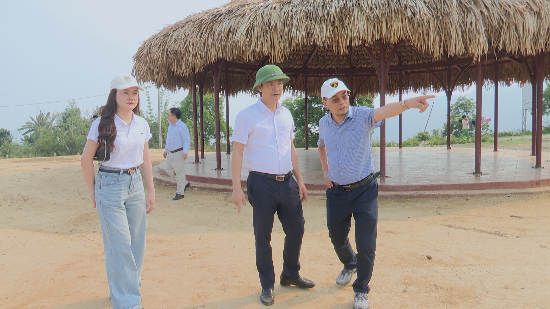 Khảo sát địa điểm dự kiến đầu tư Trường bay UAV và Tổ hợp ươm trồng cây dược liệu kết hợp du lịch sinh thái, nghỉ dưỡng, dưỡng sinh tại Phường Mường Lay