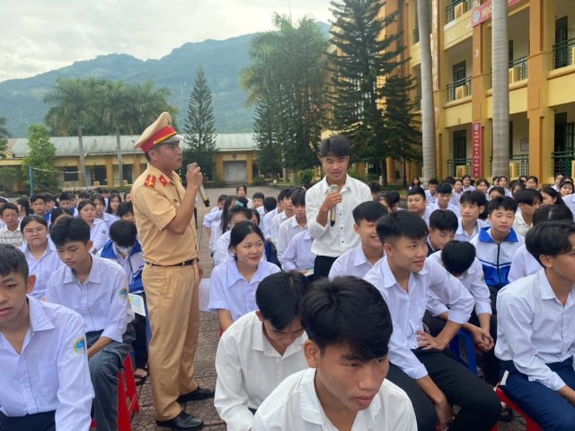 Mường Lay: Hưởng ứng Ngày Pháp luật nước Cộng hòa xã hội chủ nghĩa Việt Nam năm 2024 