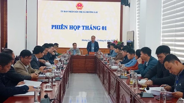 Phiên họp thường kỳ tháng 1-2025 của UBND thị xã Mường Lay