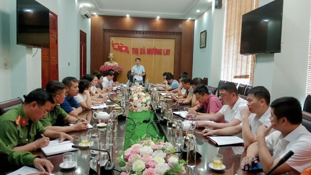 UBND thị xã họp triển khai Kế hoạch phối hợp tổ chức Kỳ thi tốt nghiệp THPT năm 2025