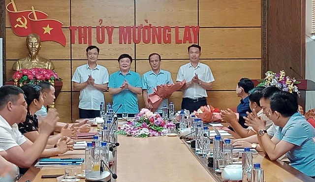 Mường Lay gặp mặt, tri ân lãnh đạo, cán bộ công chức viên chức trước khi thực hiện tổ chức chính...